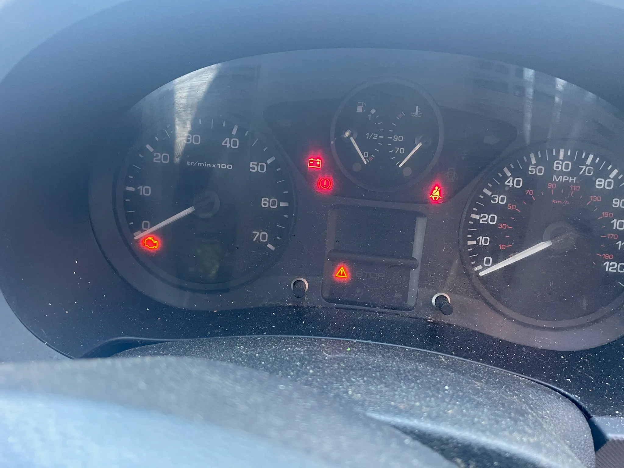 Engine warning light displayed on a diesel vehicle