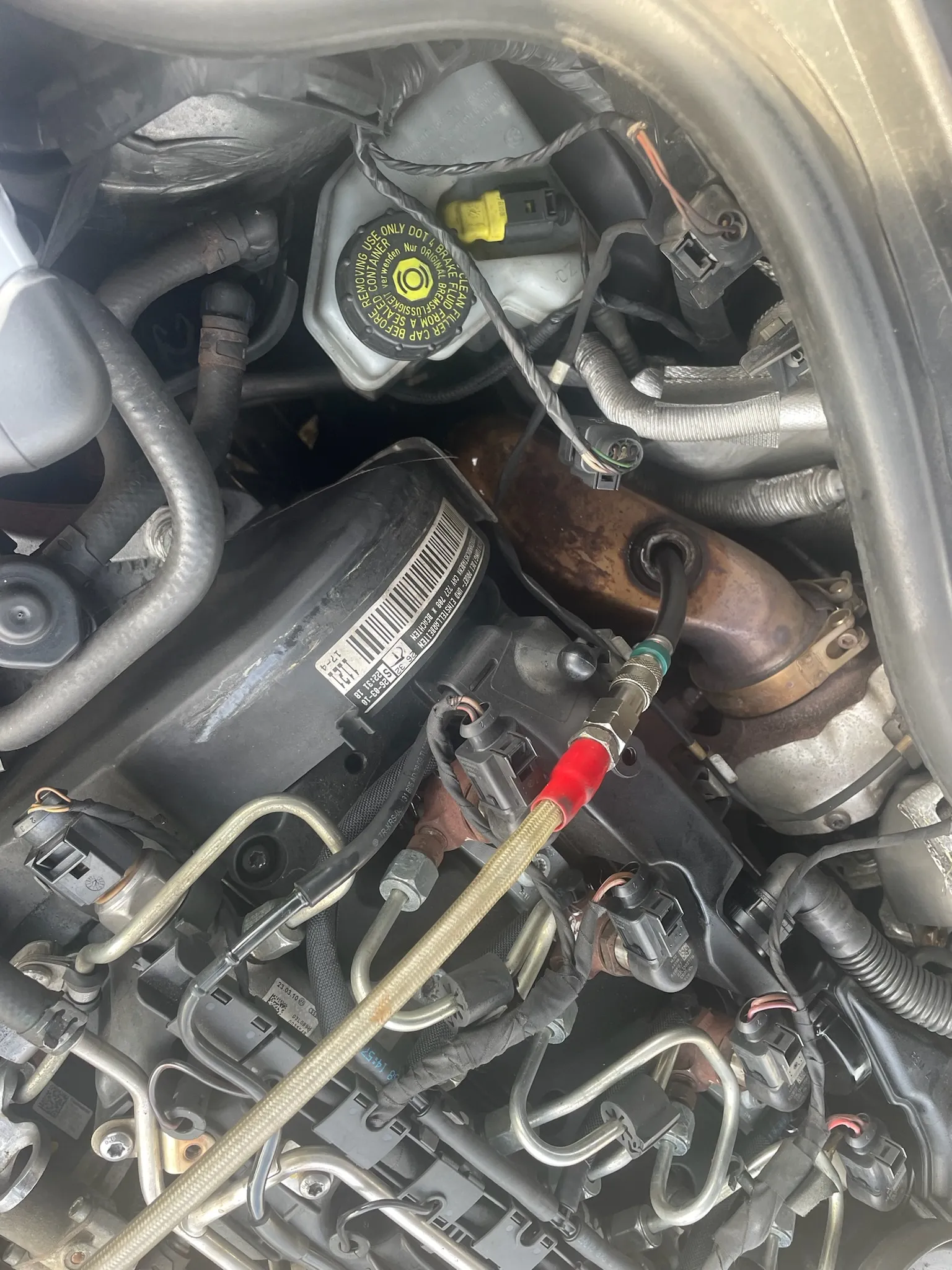 MotorDoc Pro equipment connected during an on-car DPF clean